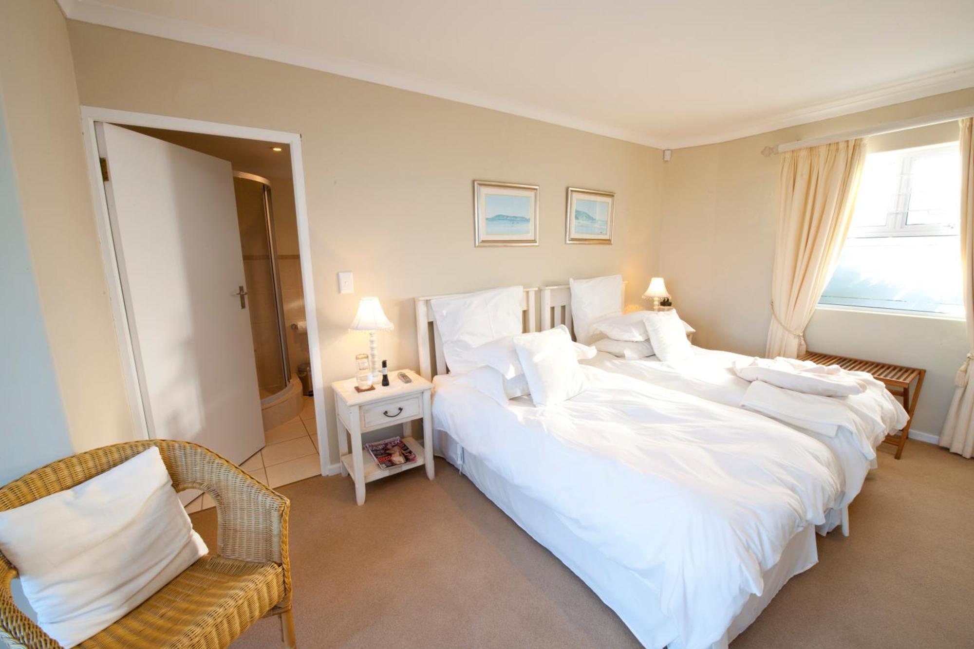 Dolphins' Playground Beachfront B&B Plettenberg Bay Bagian luar foto
