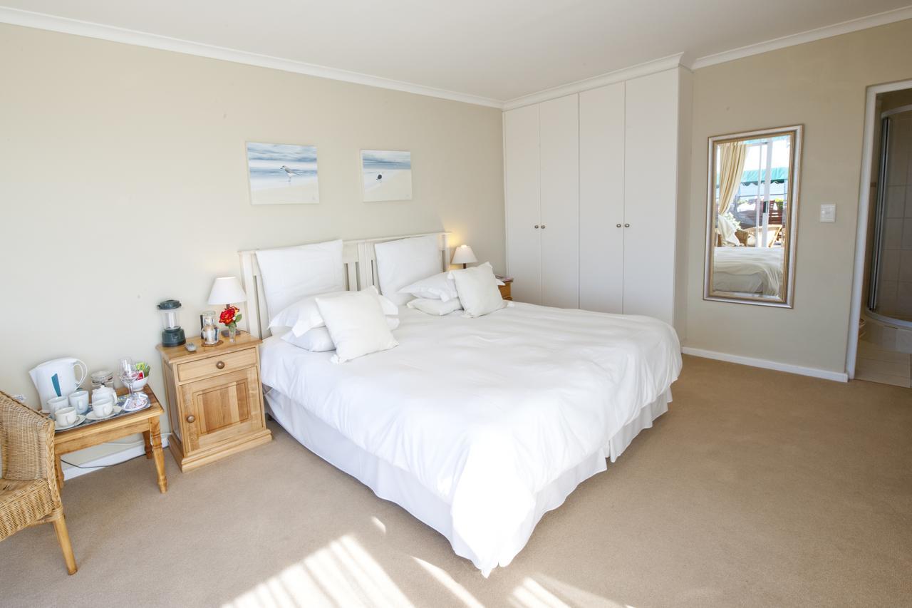 Dolphins' Playground Beachfront B&B Plettenberg Bay Bagian luar foto